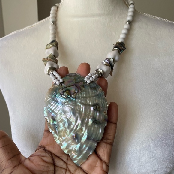 Large Shell Pendant Statement Necklace Boho Beach Vacation Minimalist Resort Wea - Picture 2 of 7